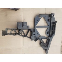 Mercedes - benz oe a1668851121 каретка бампера