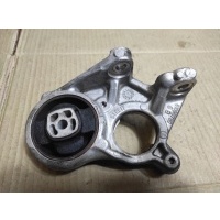 Кронштейн полуоси Peugeot 308 1 2008 81090780