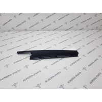 Накладка вертикальная задней двери (стойка B) RH Land Rover Range Rover 30DDTX L405 2012 LR034047