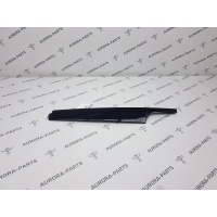 Накладка вертикальная передней двери (стойка B) RH Land Rover Range Rover 30DDTX L405 2012 LR034036