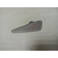 Повторитель поворота Renault Sandero 2013 8200602765
