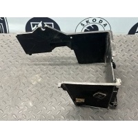 Корпус АКБ Ford Focus/2 2004-2011 1333360, 3M5110757B