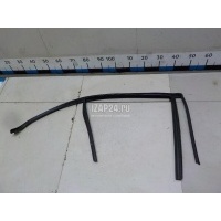 Уплотнитель стекла двери Mercedes Benz W204 (2007 - 2015) 2047352125