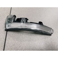Повторитель поворотника левый Land Rover LR027946 LR027946
