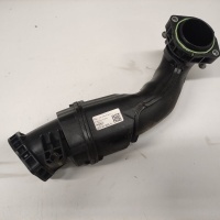 Патрубок интеркулера Audi 06M145673DA 06M145673DA