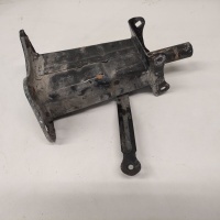 Кронштейн усилителя переднего бампера Mercedes A1646202031 A1646202031