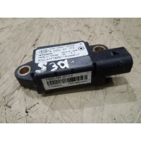 Датчик удара Kia Rio 1 2003 0K32C677F9