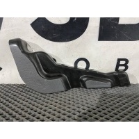 Кронштейн обшивки двери лев. Renault T 7482536905,82536905