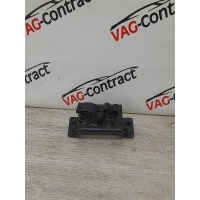 Кронштейн крепления трубок кондиционера Volkswagen Tiguan 2 5Q0820769
