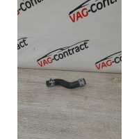 Патрубок системы охлаждения Volkswagen Tiguan 2 06K121051M