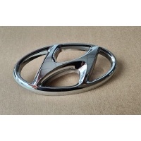 Hyundai i20 эмблема передняя 863001j500