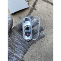 Поворотник правый Volkswagen Caravelle 2012 7E0949117