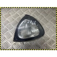 Поворотник левый Toyota Avensis 1 1999