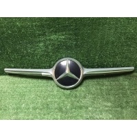 Накладка решетки радиатора Mercedes C w205 (18-23) Mercedes-Benz Параметр: Модель 2018 A2058881100