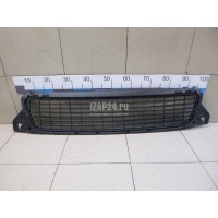 Решетка в бампер центральная Renault Duster 2012 622540008R