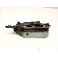 Петля капота правая Land Rover Discovery Sport 2014 LR075405