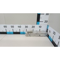 Кронштейн усилителя заднего бампера правый VAG Macan 2013 8R0807332E