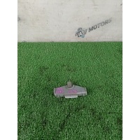 крепление бампера Toyota Noah AZR60 2003 5215728020