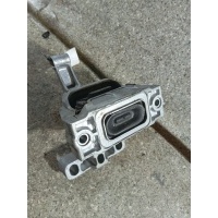 Подушка крепления двигателя CBAA. Volkswagen Tiguan 2009 5N0199262E