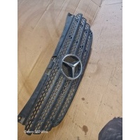 Решетка радиатора a6398800185 мерседес viano w639