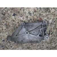 Кронштейн Volkswagen Golf 1994 028903143ad