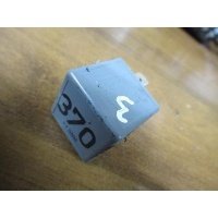 Реле вентилятора Volkswagen Passat 2003 8d0951253