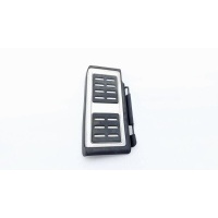Накладка под ногу водителя Volkswagen Tiguan MK2 2020 5Q1864551A