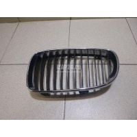 Решетка радиатора левая BMW 1-serie E87/E81 (2004 - 2011) 51137179655