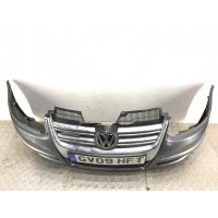 Бампер передний Volkswagen Golf 5 2009 1K0807221D
