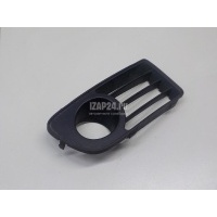 Рамка противотуманной фары правой Mitsubishi Carisma (DA) (1999 - 2003) MR485380