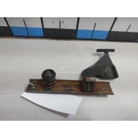 Крючок капота Renault Clio II/Symbol (1998 - 2008) 8200069296