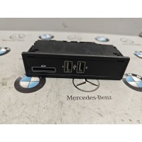 разъем AUX / USB Mercedes-Benz C 2015 A2058200226