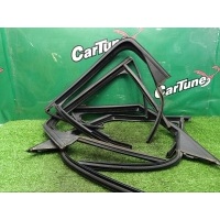 Уплотнители стекол Mini Countryman R60 2011 51339800547, 51339800548
