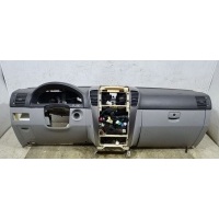 панель передняя салона (торпедо) Kia Sorento 2004 847103E010CQ