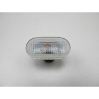 Повторитель на крыло белый Suzuki Ignis II (HR) (2003 - 2008) 3641286G00