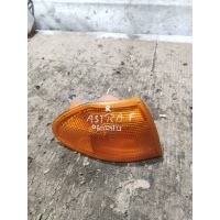 Поворотник правый Opel Astra F 1997