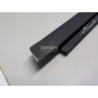 Накладка стекла переднего левого Hyundai-Kia Starex H1/Grand Starex 2007 822104H000