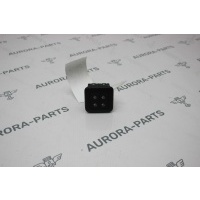Блок кнопок опрокидывания спинок задних сидений Land Rover Range Rover 30DDTX L405 2012 LR101441