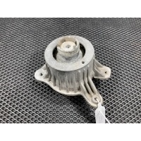 Подушка крепления двигателя Mercedes C W205 2015 A2052400300