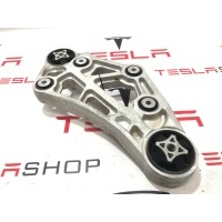 Кронштейн двигателя Tesla Model X 2019 1072964-00-A,1035000-01-J,1035300-00-E,1072847-00-A