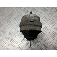 Подушка крепления двигателя Audi A4(B5) 1998 8D0199379G