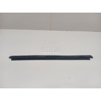 Накладка стекла заднего правого Renault Duster 2012 828201118R