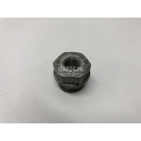 Гайка переднего амортизатора Renault Duster 2012 8200721659