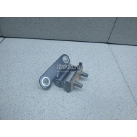 Петля двери багажника Toyota RAV 4 (2013 - 2019) 6881042070