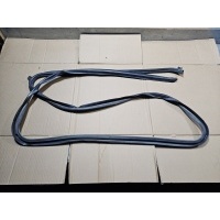 Уплотнитель люка Cadillac Escalade 5 2021 84908474, 84810473