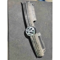 Решетка радиатора Volkswagen Golf 6 (2008-2015) 2010 5K0853653