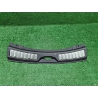 Кожух замка багажника LR Discovery Sport 14-нв Land-Rover Параметр: Модель 2014 FK72113A10A