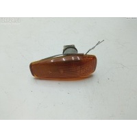 Повторитель поворота правый Mitsubishi Carisma 1997 010095
