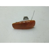 Повторитель поворота левый Mitsubishi Carisma 1997 010095