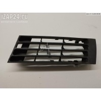 Решетка (заглушка) в бампер Перед. Лев. Audi A4 B5 (1994-2001) 1999 8D0807345AA